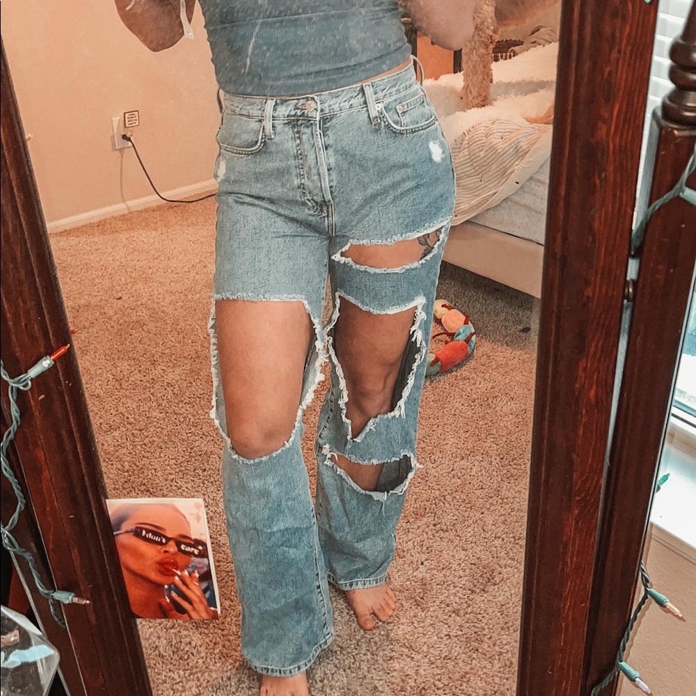 BRAND NEW MOM JEANS